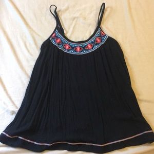 Cute Mossimo brand embroidered flow-y tank